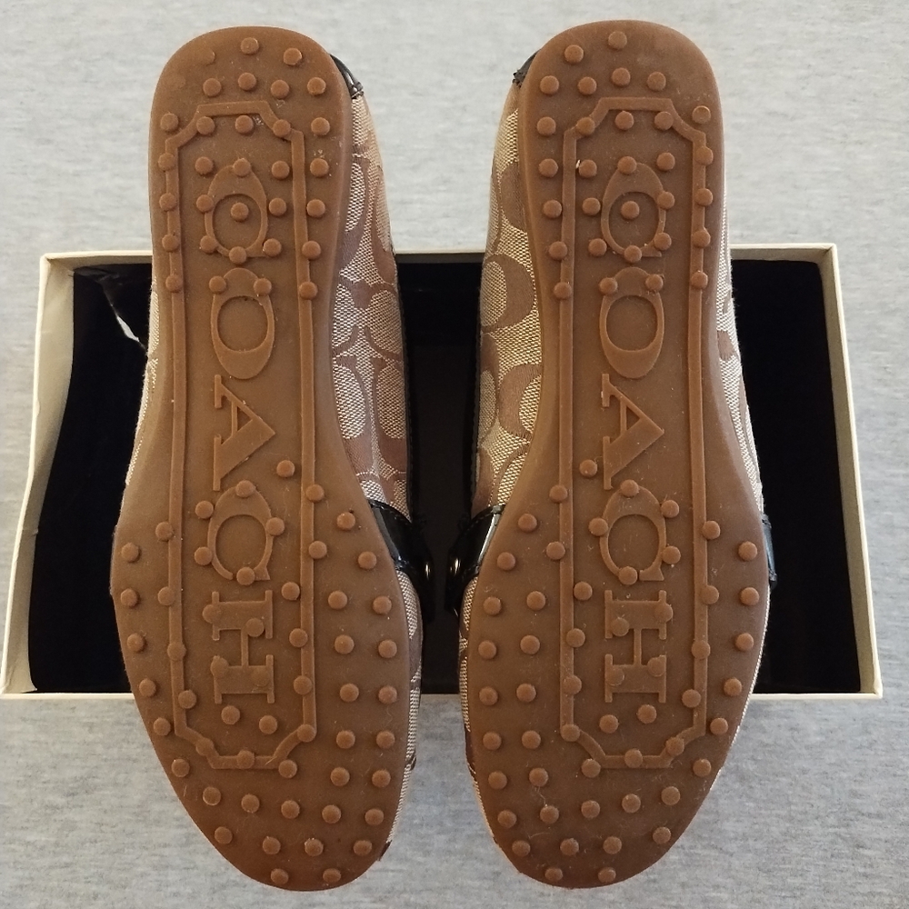 Women's Coach Felisha Signature C Khaki Monogram Loafers Size 8 M - Picture 13 of 14